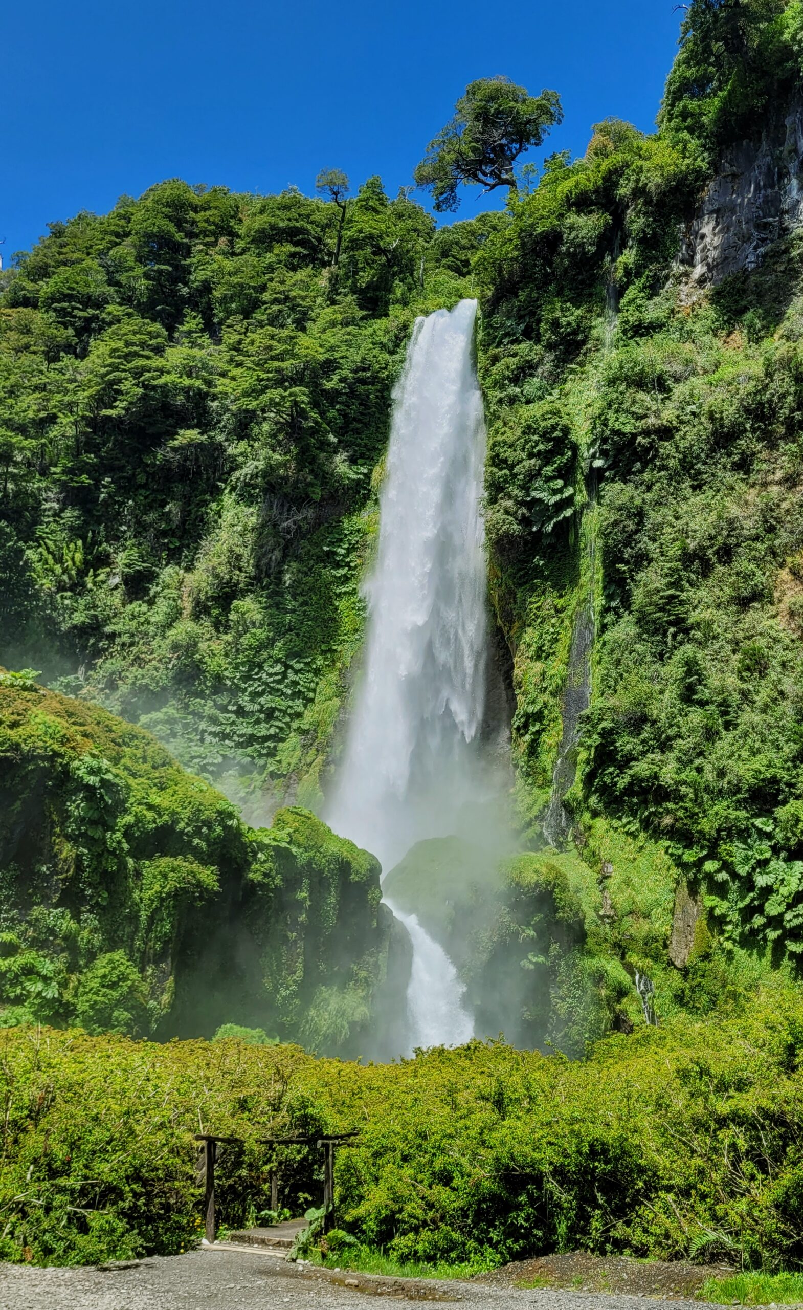 Salto El Léon; Pucon, Chile