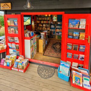 Book Bazaar, a used book store; Pucón
